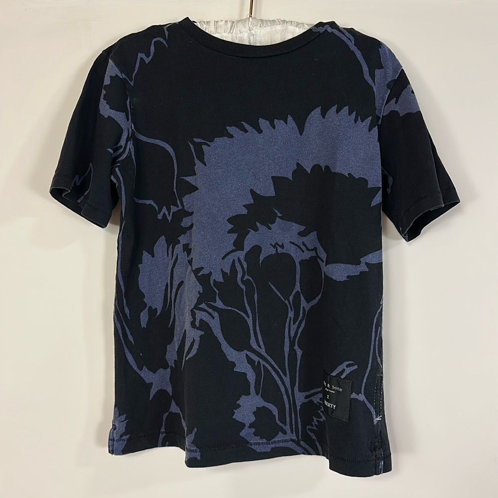 rag & bone x Liberty London Kids Black and Blue Floral T-Shirt size 6 Boys Girls